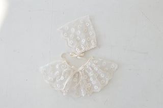 Bily - Daisy lace bonnet